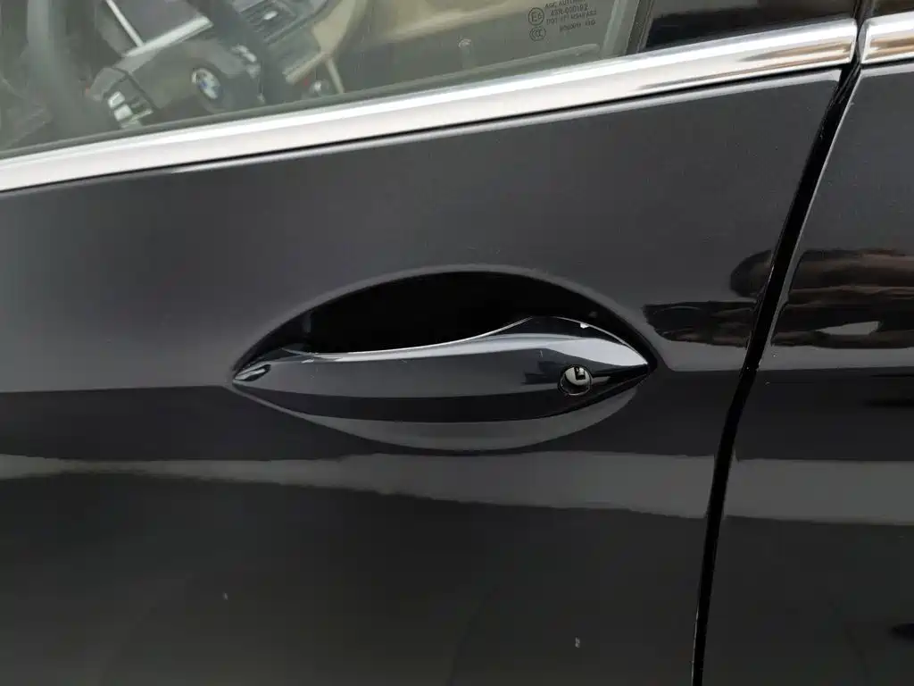 BMW 5 Series — миниатюра 18