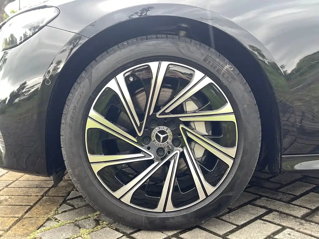 Mercedes-Benz E-Class — миниатюра 20