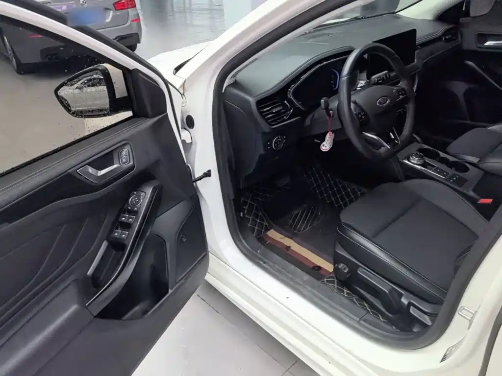 Ford Focus — миниатюра 12