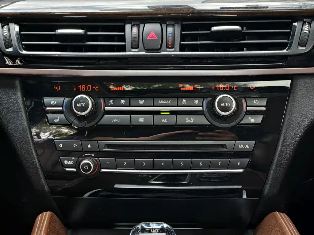 BMW X6 — миниатюра 11