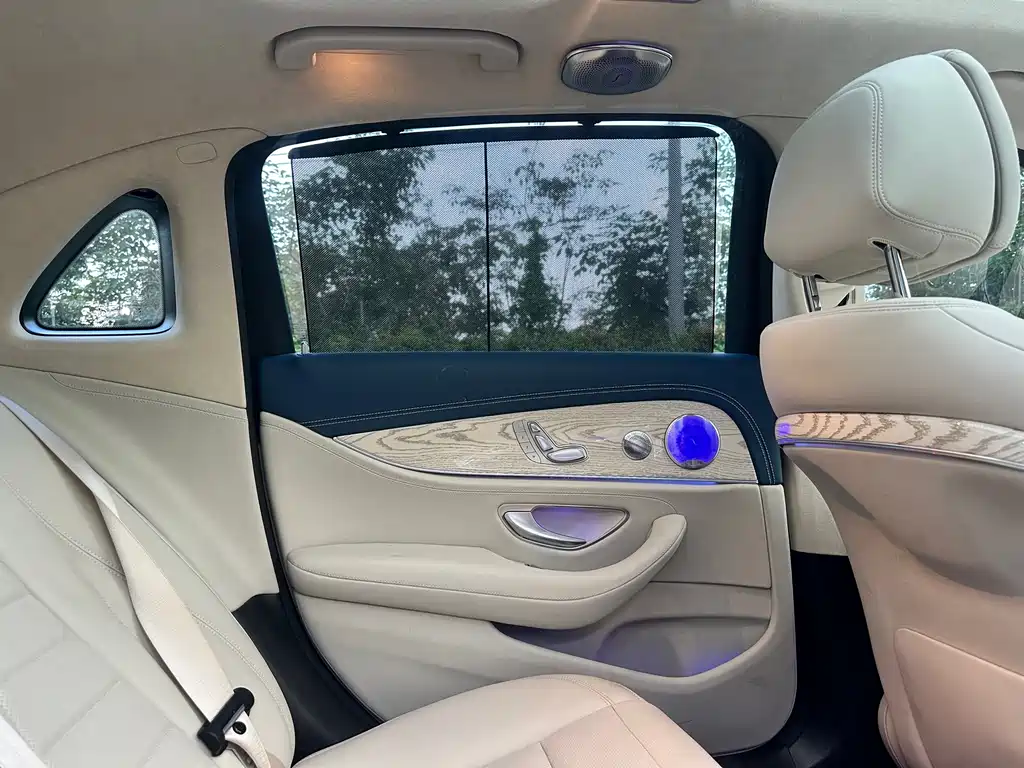 Mercedes-Benz E-Class — миниатюра 14