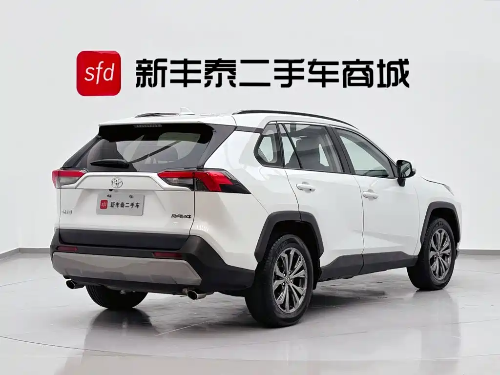 Toyota RAV4 — миниатюра 5