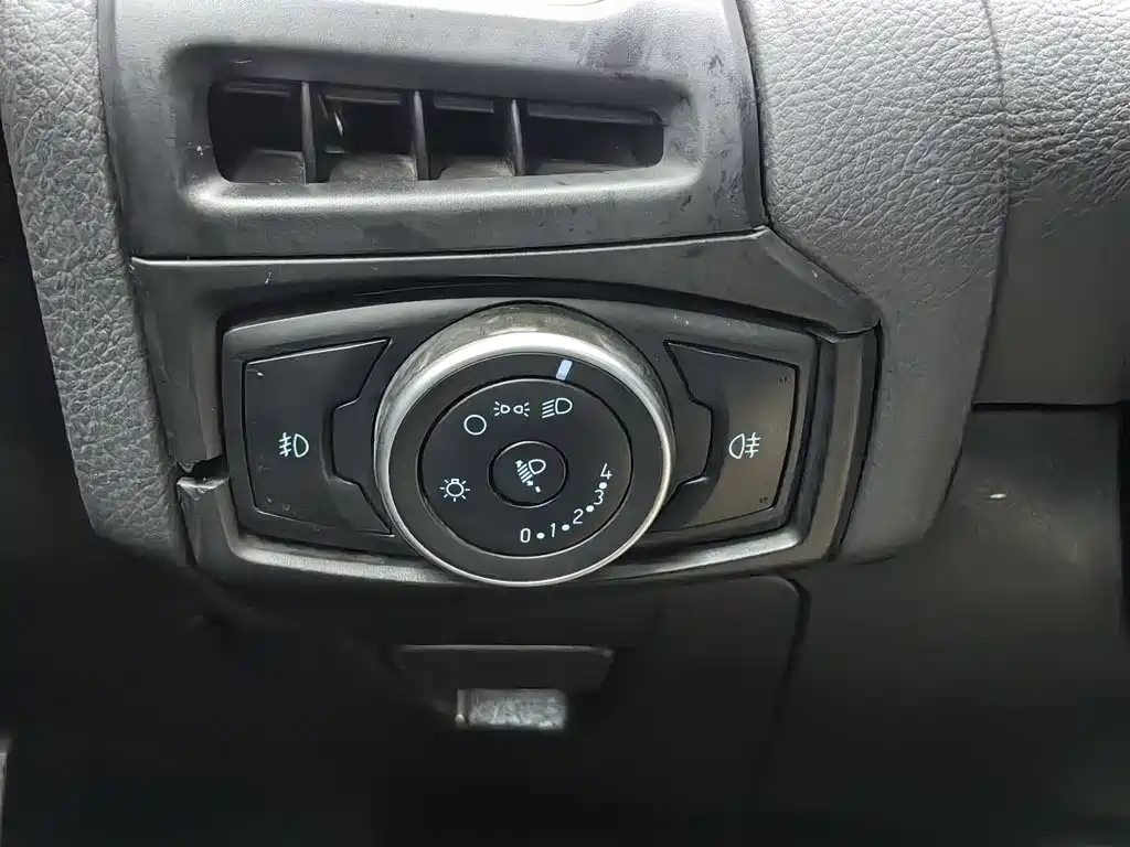 Ford Focus — миниатюра 21