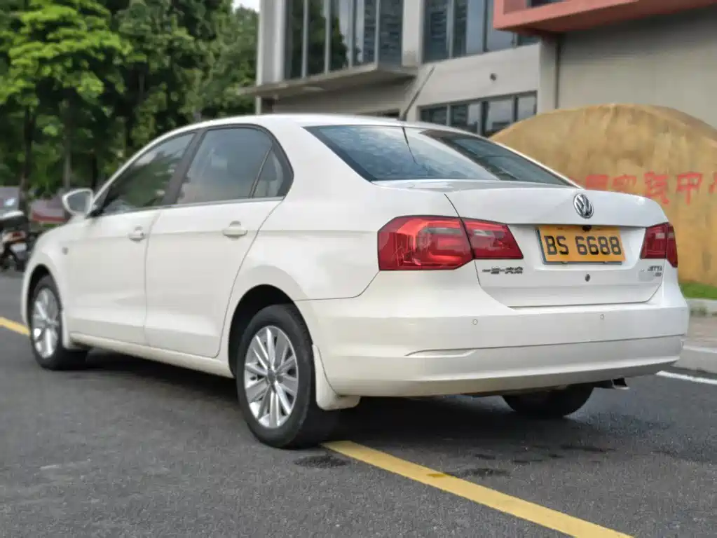 Volkswagen Jetta — миниатюра 6