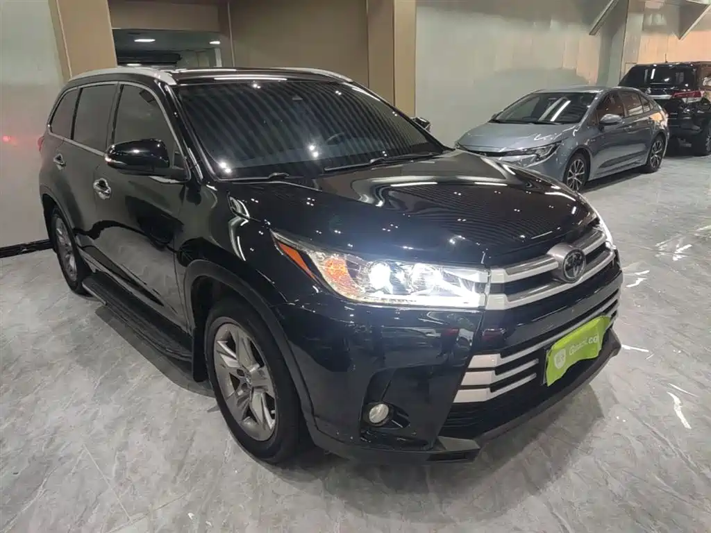 Toyota Highlander 2018 2.0T Luxury 7 мест V