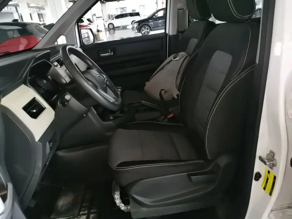 Wuling Hongguang PLUS — миниатюра 15