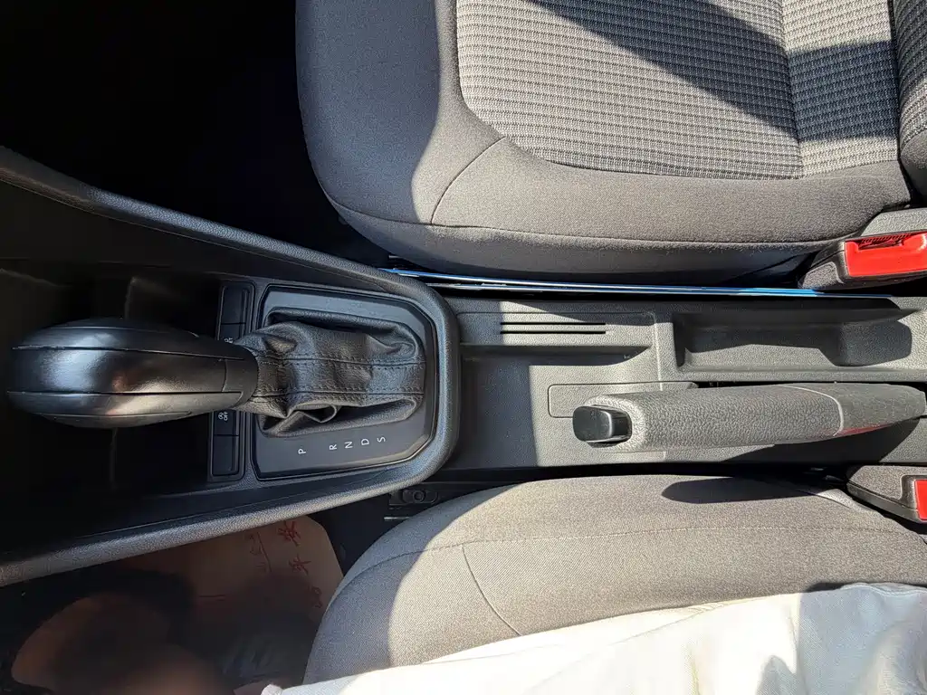 Volkswagen Santana — миниатюра 13