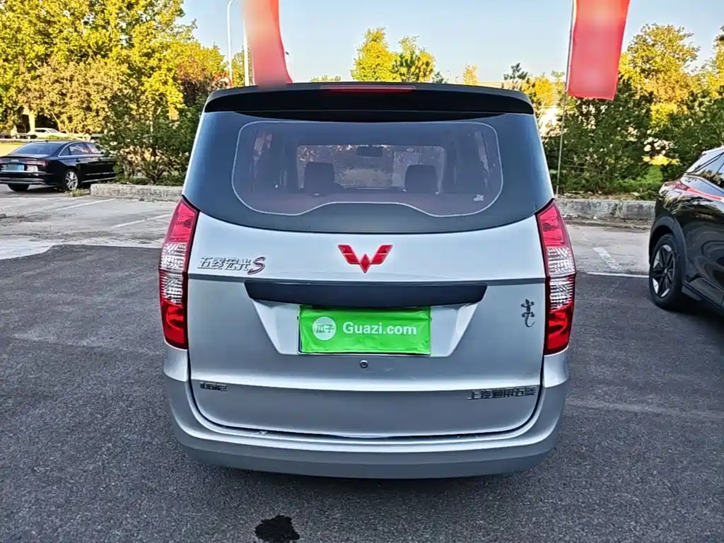 Wuling Hongguang — миниатюра 6