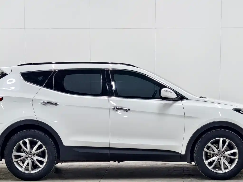 Hyundai Santa Fe — миниатюра 7