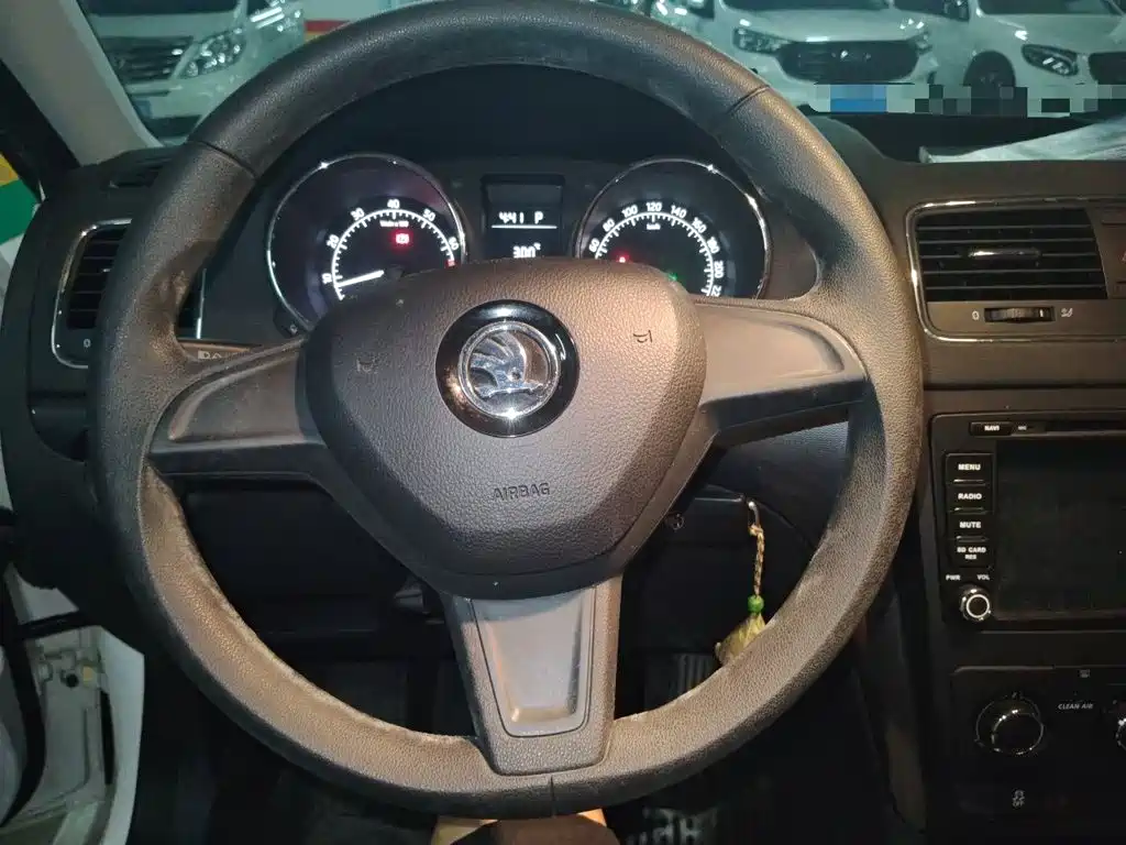Skoda Yeti — миниатюра 6