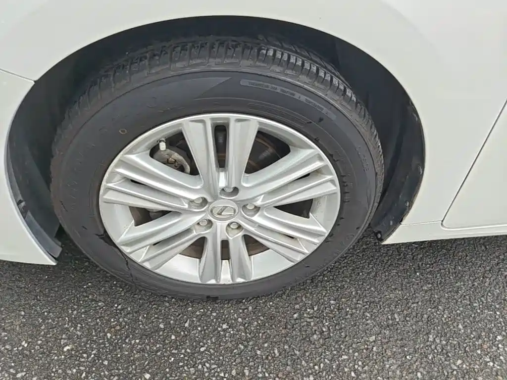 Lexus ES — миниатюра 23