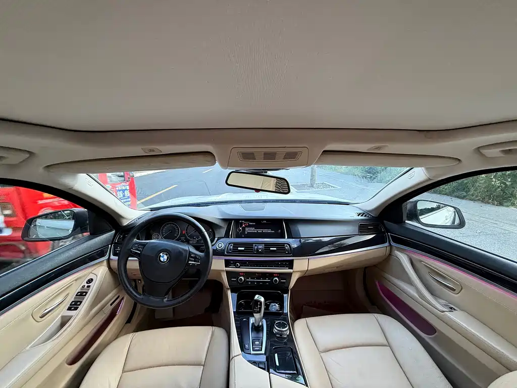 BMW 5 Series — миниатюра 8