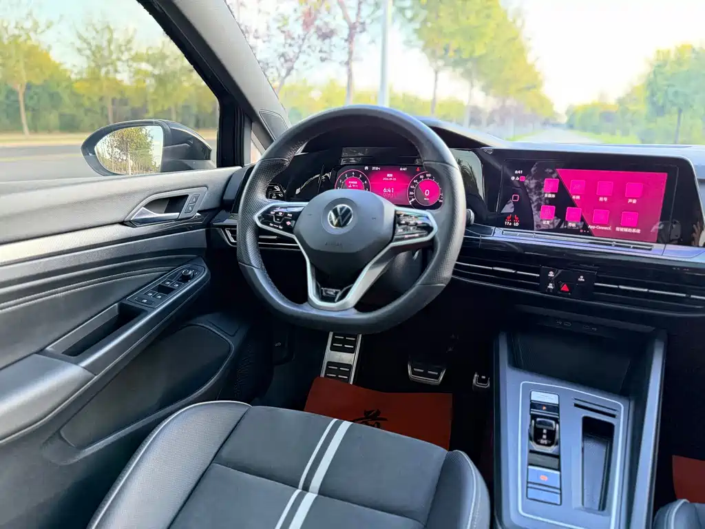 Volkswagen Golf — миниатюра 12