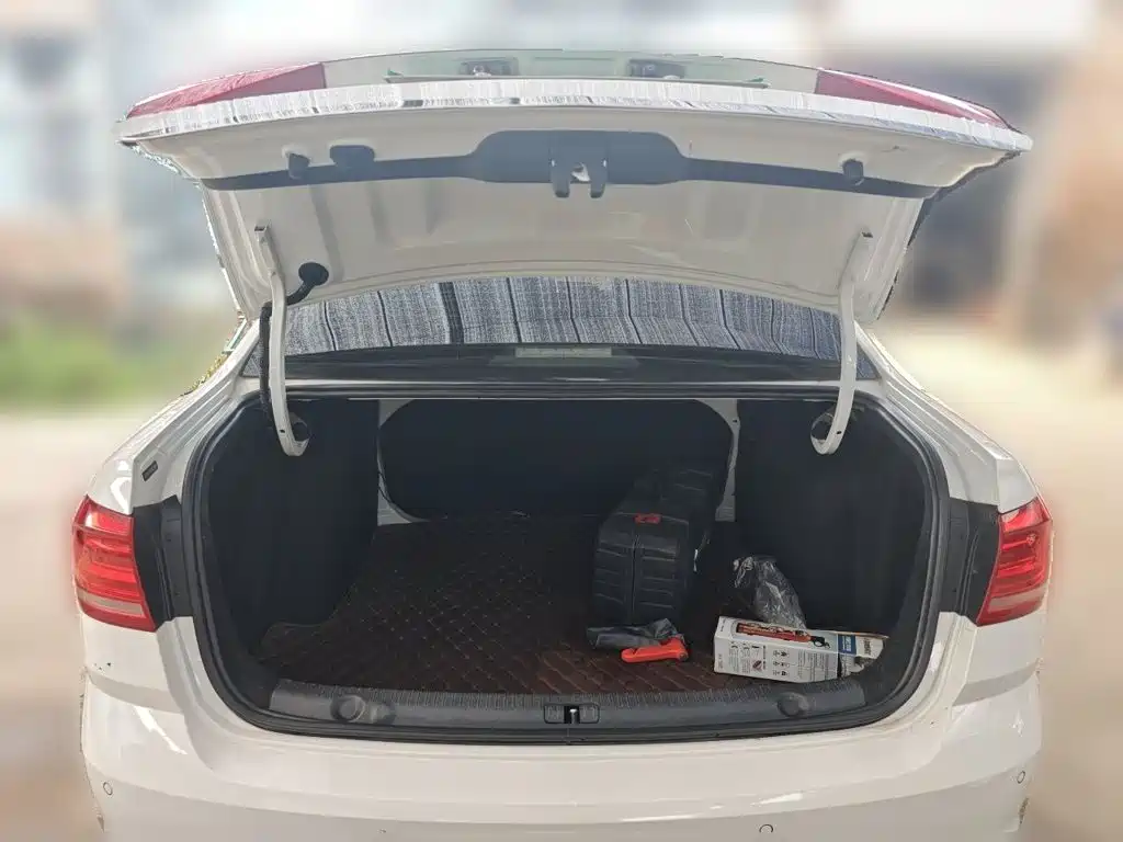 Volkswagen Lavida — миниатюра 10
