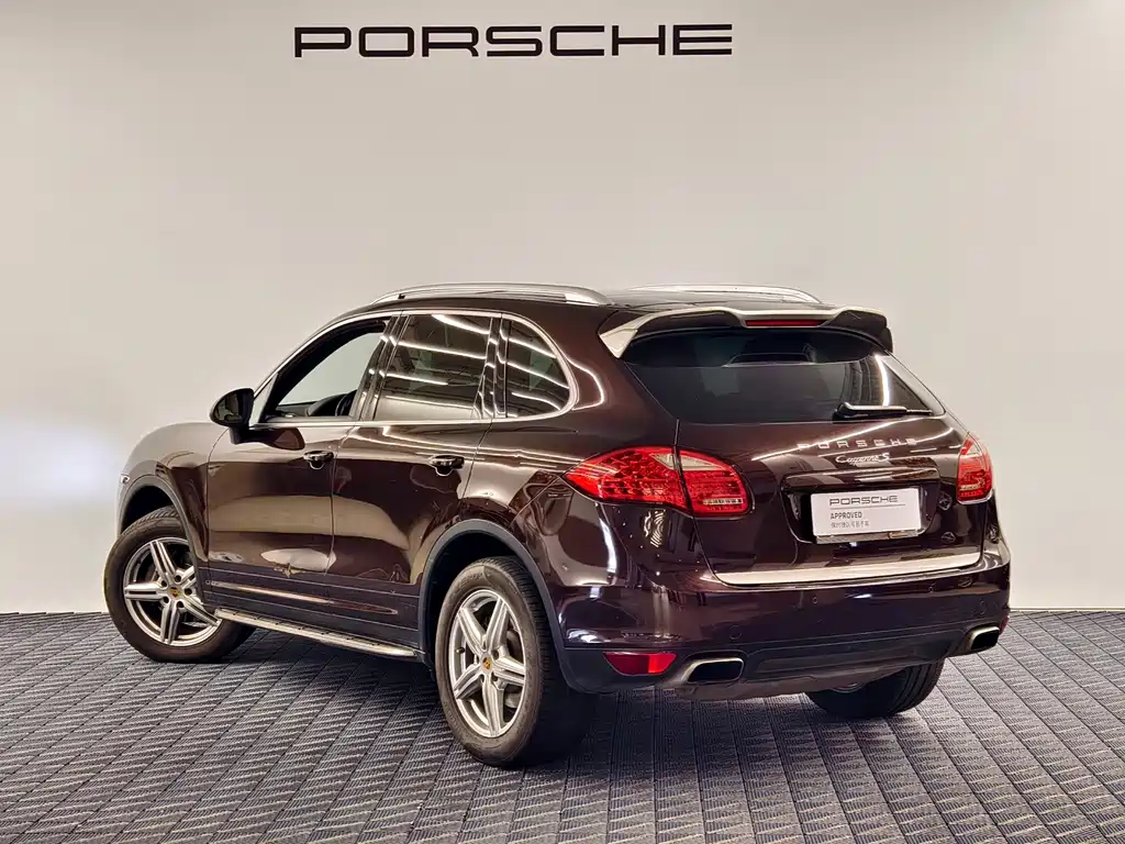Porsche Cayenne — миниатюра 5
