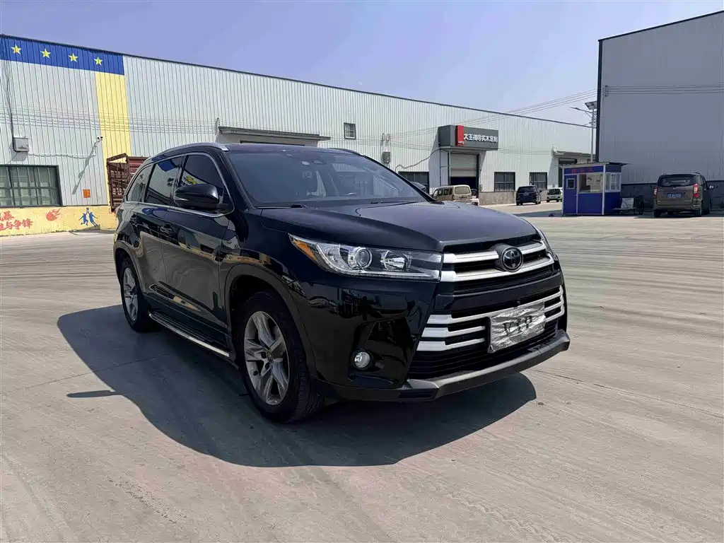 TOYOTA HIGHLANDER