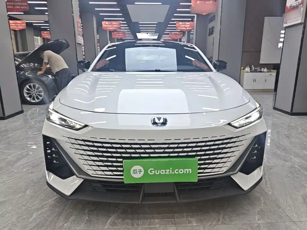 Changan UNI-V — миниатюра 3