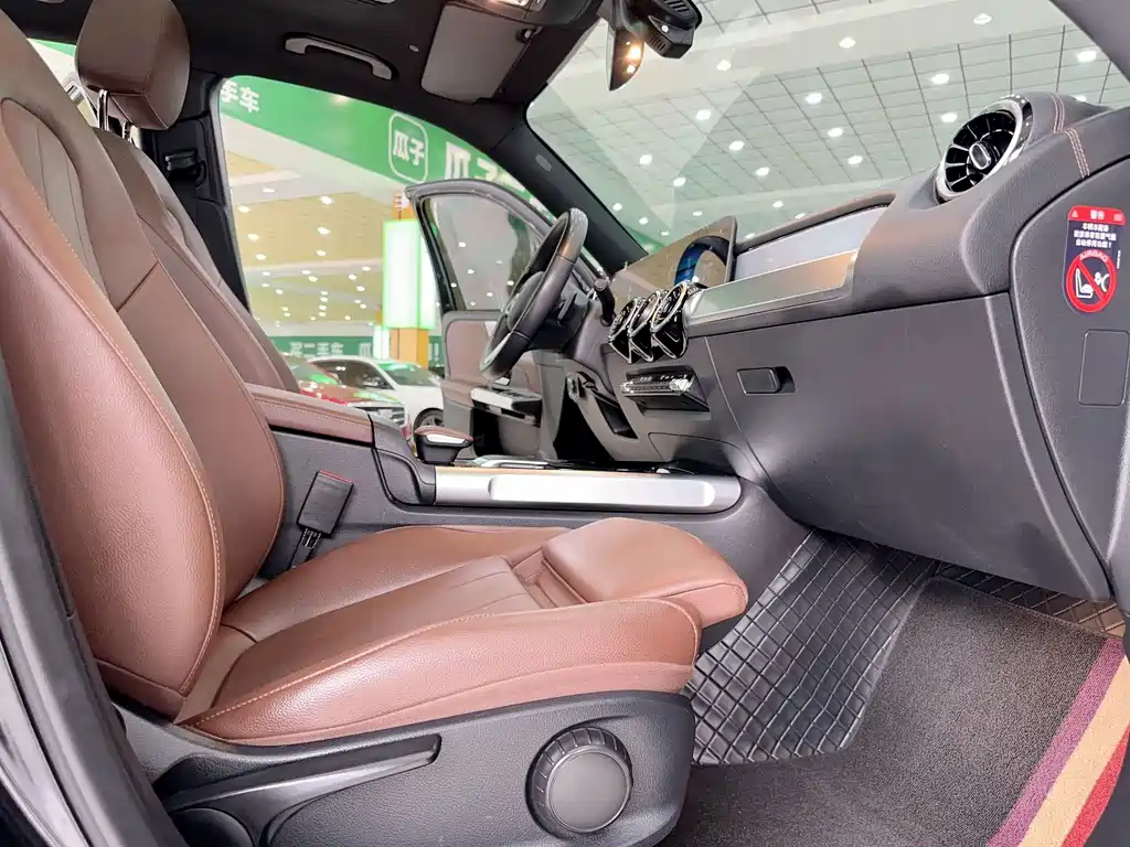Mercedes-Benz GLB — миниатюра 13
