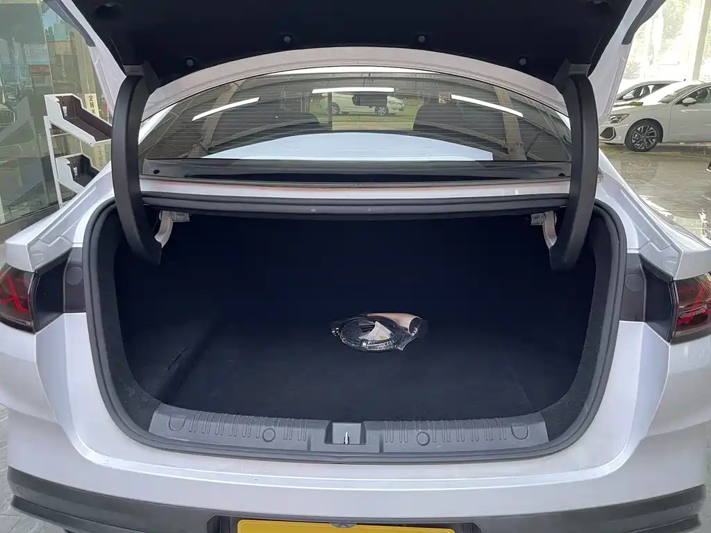 BYD Qin L — миниатюра 17