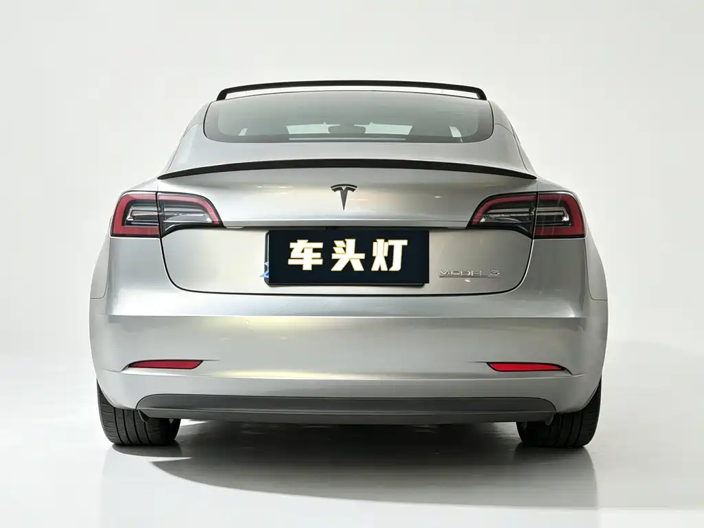 Tesla Model 3 — миниатюра 10