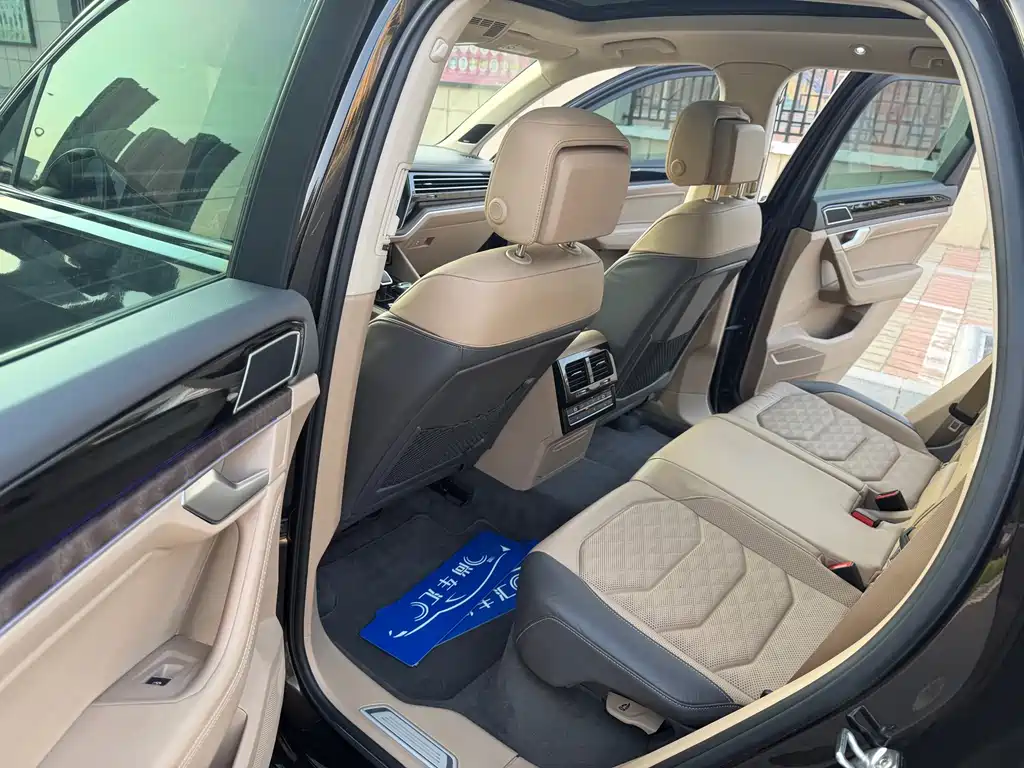 Volkswagen Touareg — миниатюра 7