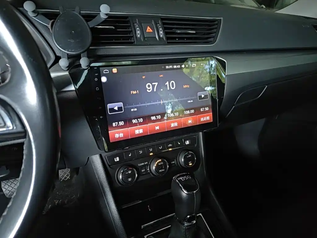 Skoda Superb — миниатюра 13