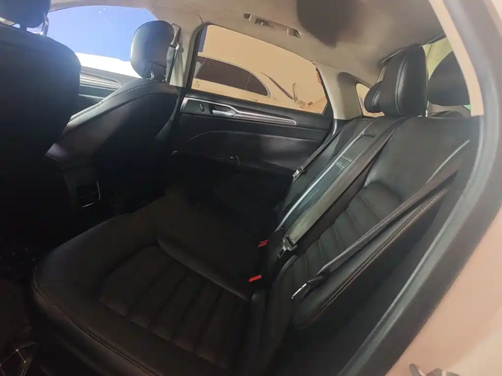 Ford Mondeo — миниатюра 17