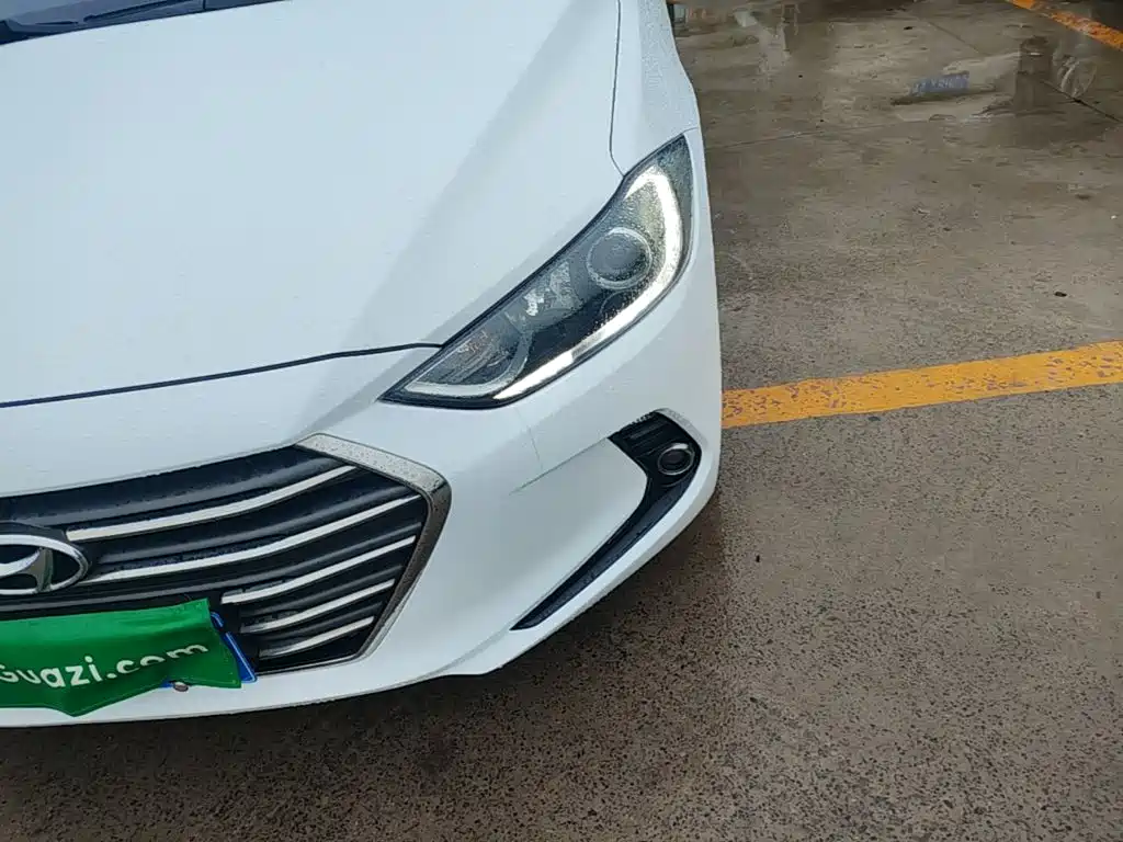 Hyundai Elantra — миниатюра 24
