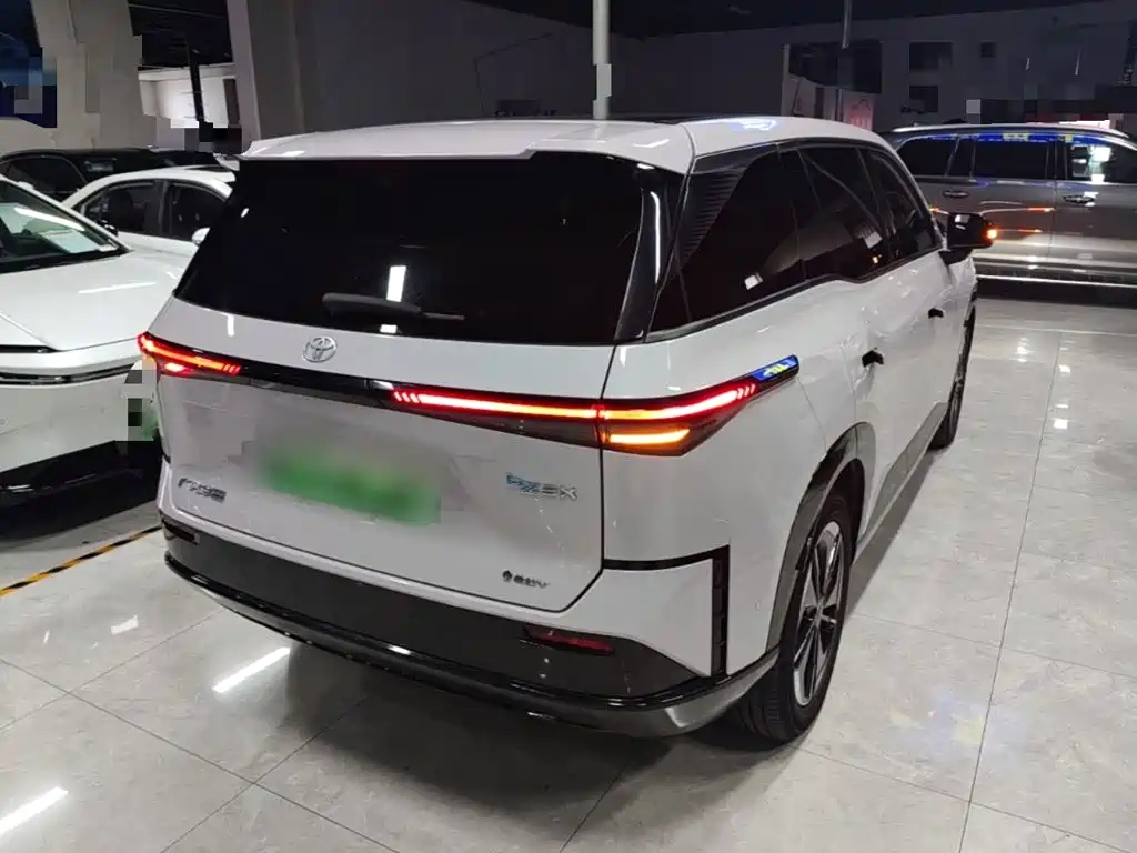 Toyota bZ3X — миниатюра 7