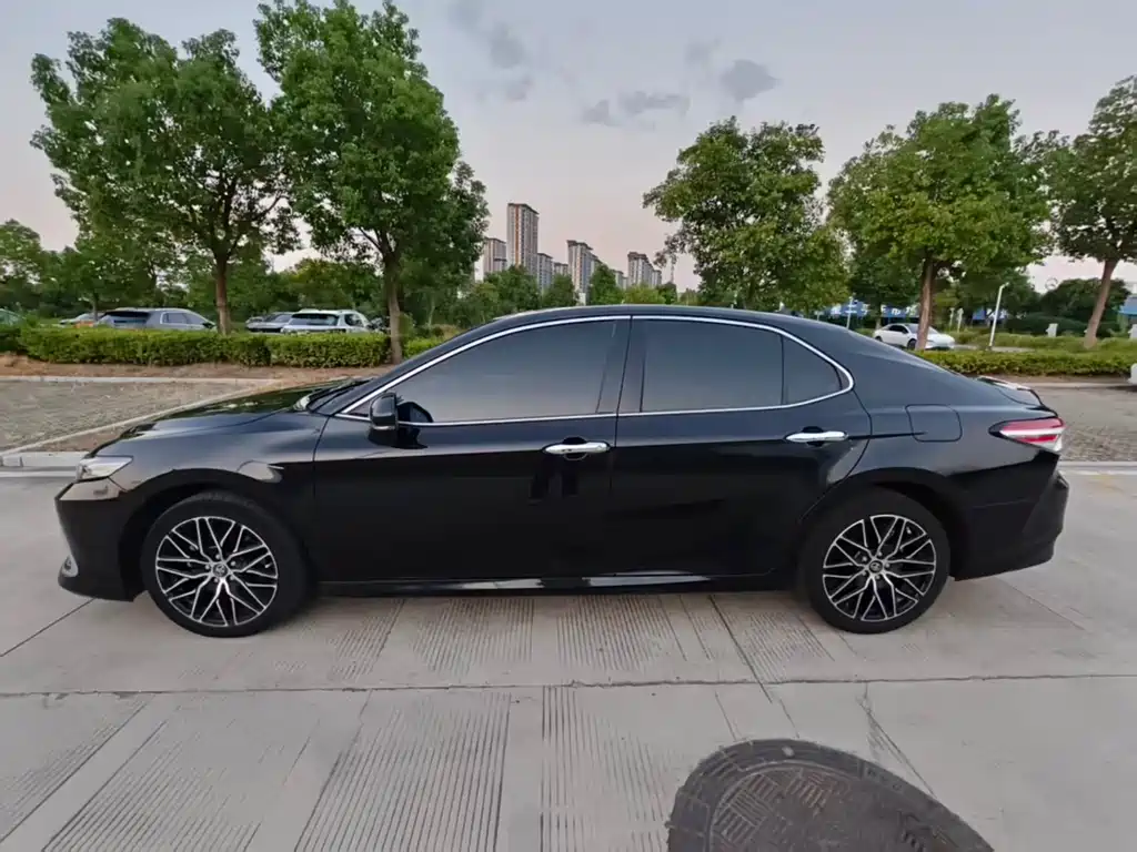 Toyota Camry — миниатюра 4