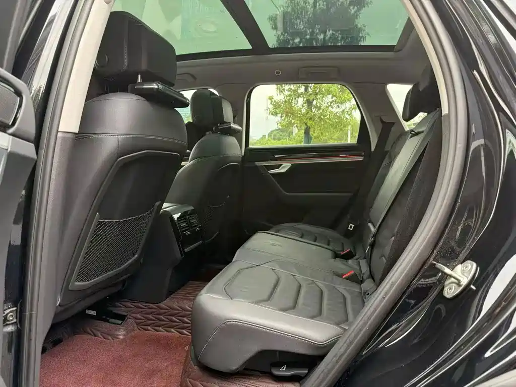 Volkswagen Touareg — миниатюра 7