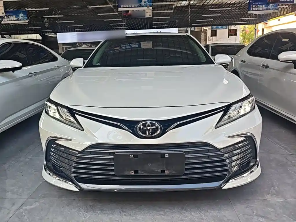 Toyota Camry — миниатюра 3