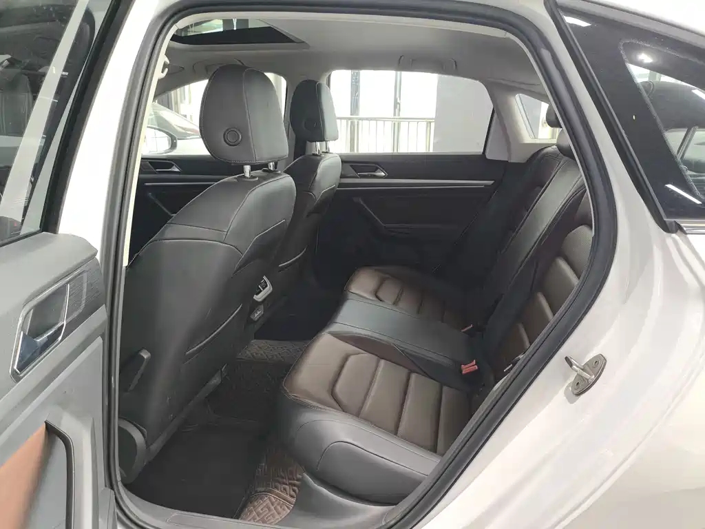 Volkswagen Lavida — миниатюра 9