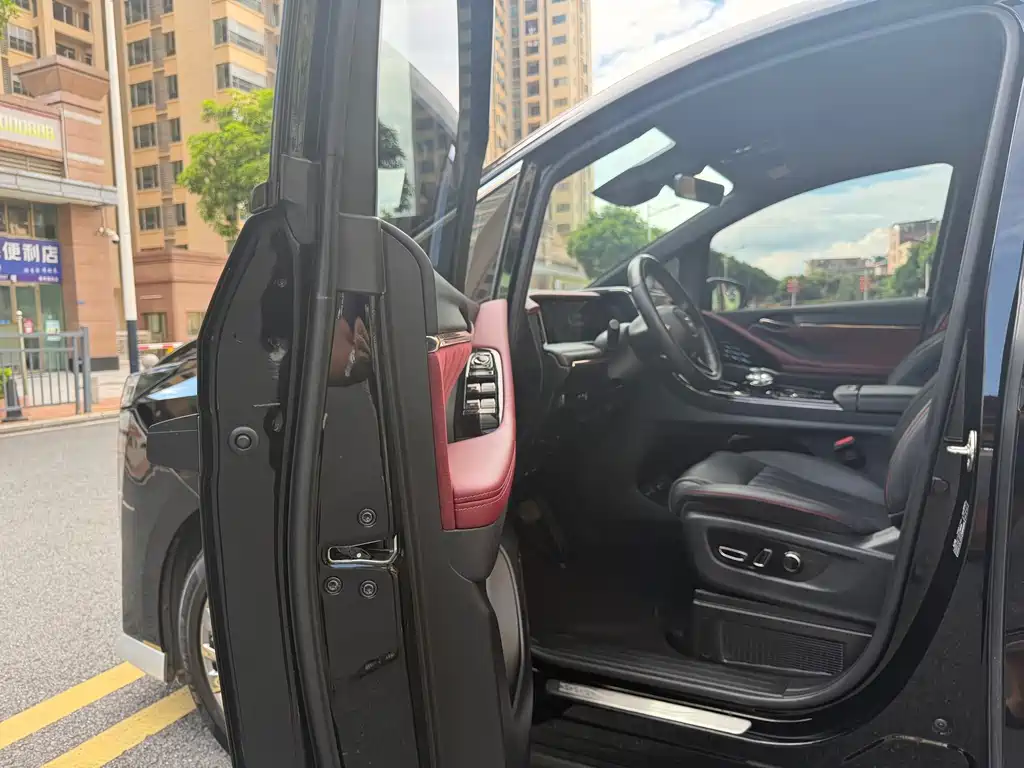 GAC Motor Trumpchi M8 — миниатюра 7