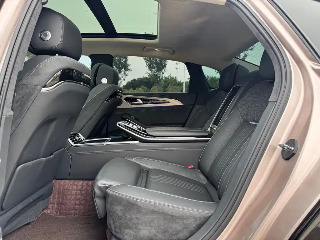Hongqi H9 2020 3.0T мест