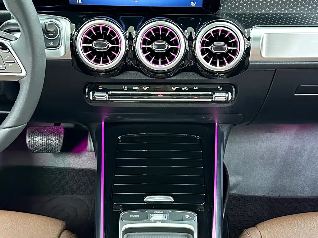 Mercedes-Benz GLB — миниатюра 13