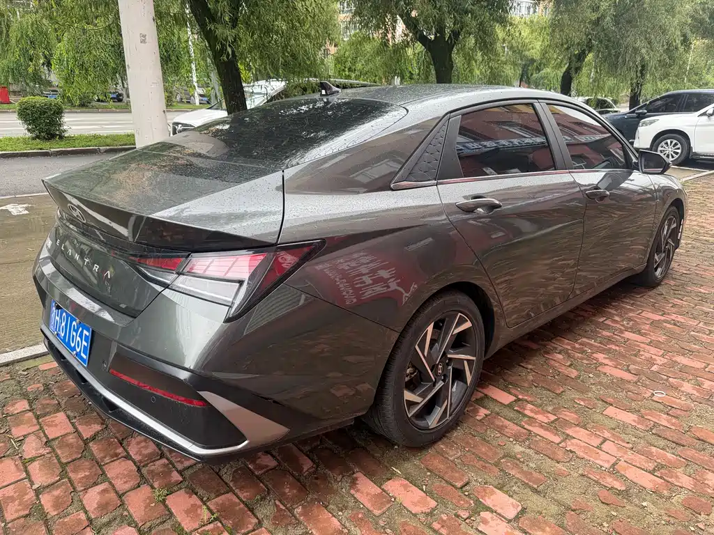 Hyundai Elantra — миниатюра 6