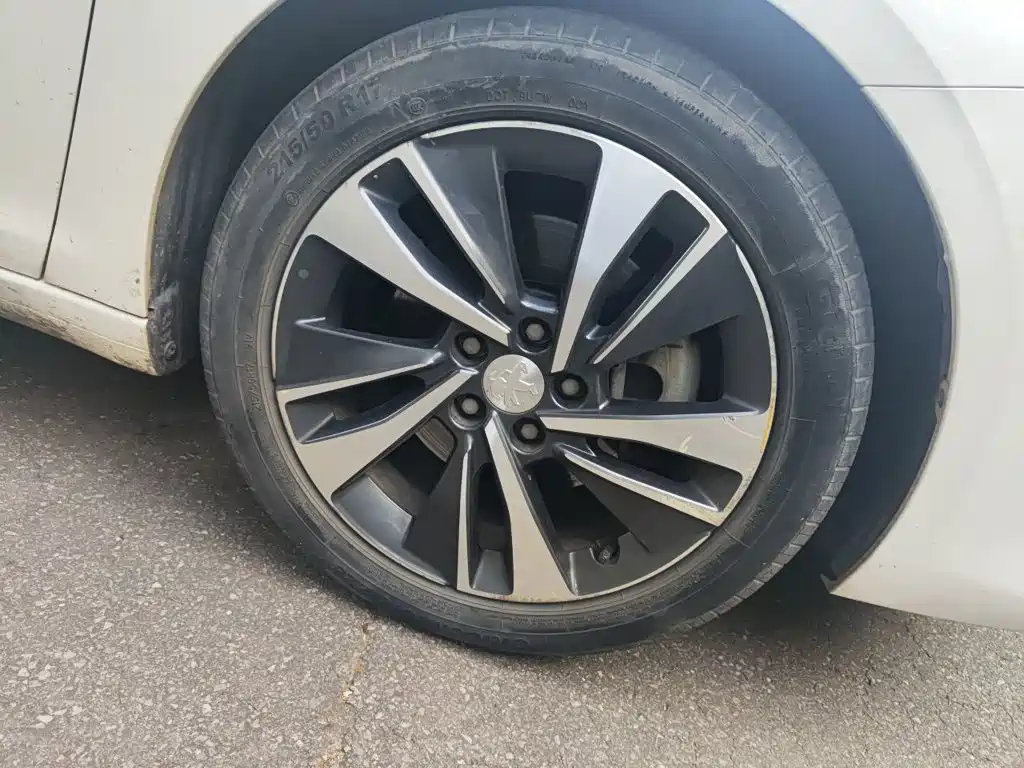 Peugeot 408 — миниатюра 24