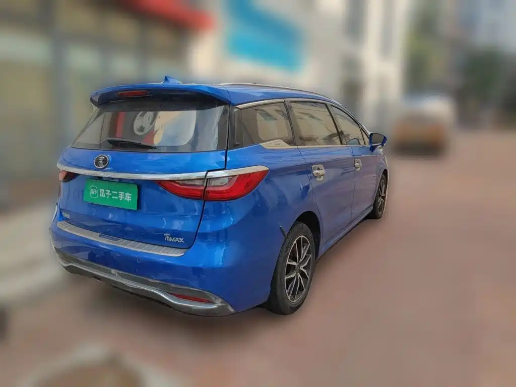 BYD MAX — миниатюра 6
