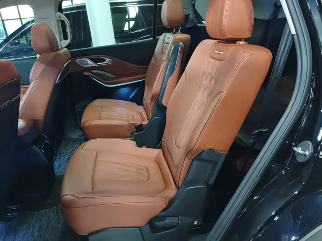 Hongqi Hongqi HS7 PHEV — миниатюра 17
