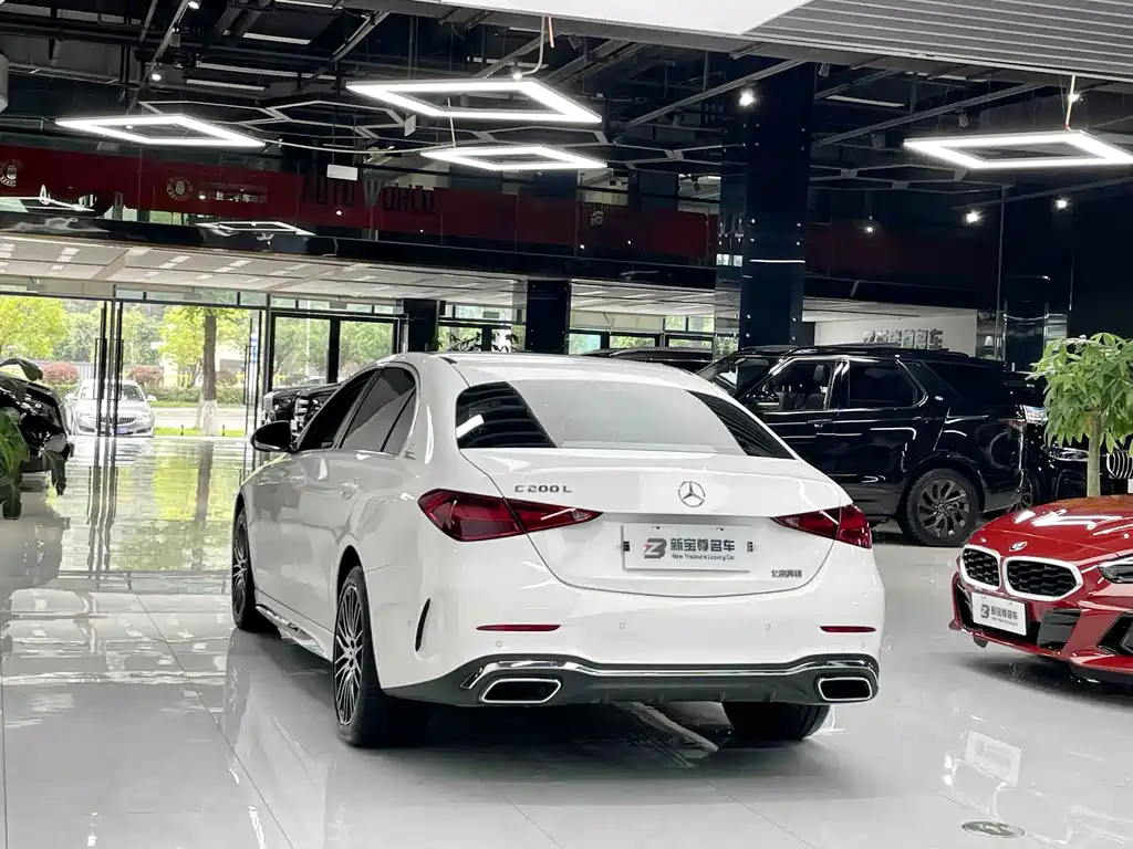 Mercedes-Benz C-Class — миниатюра 12