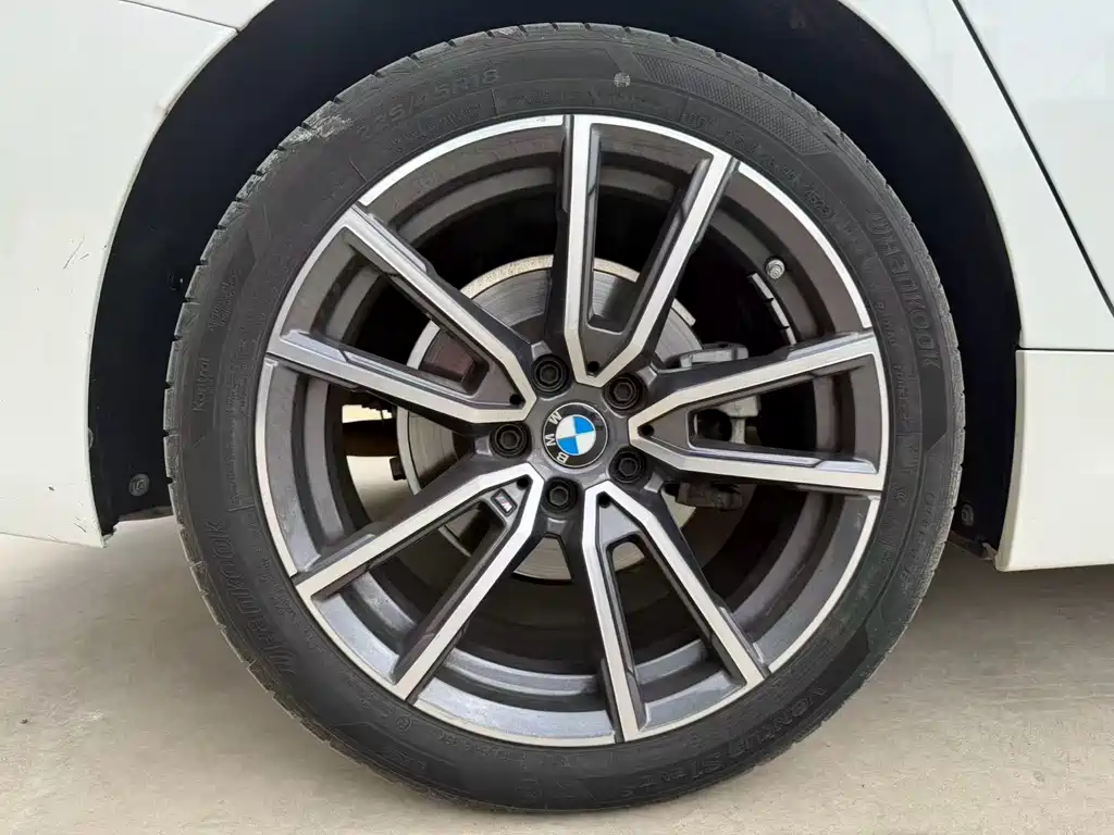 BMW 3 Series — миниатюра 17
