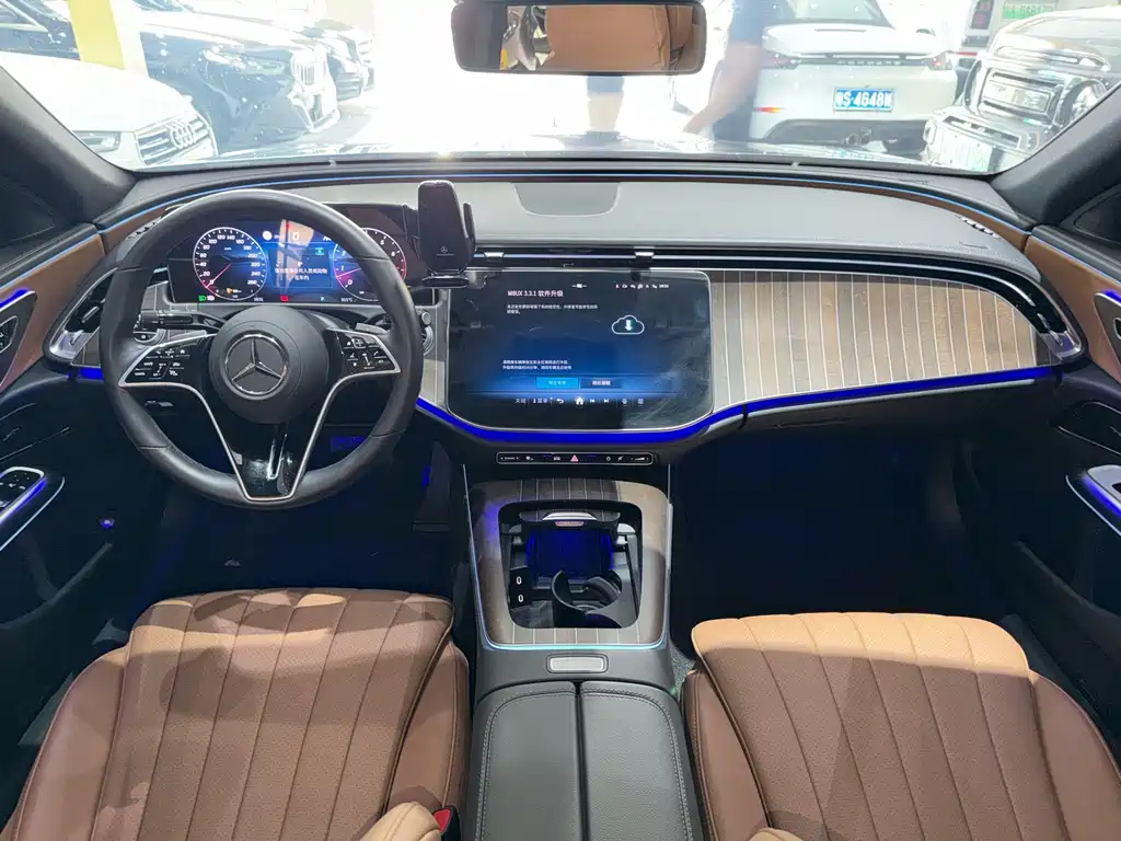 Mercedes-Benz E-Class — миниатюра 14