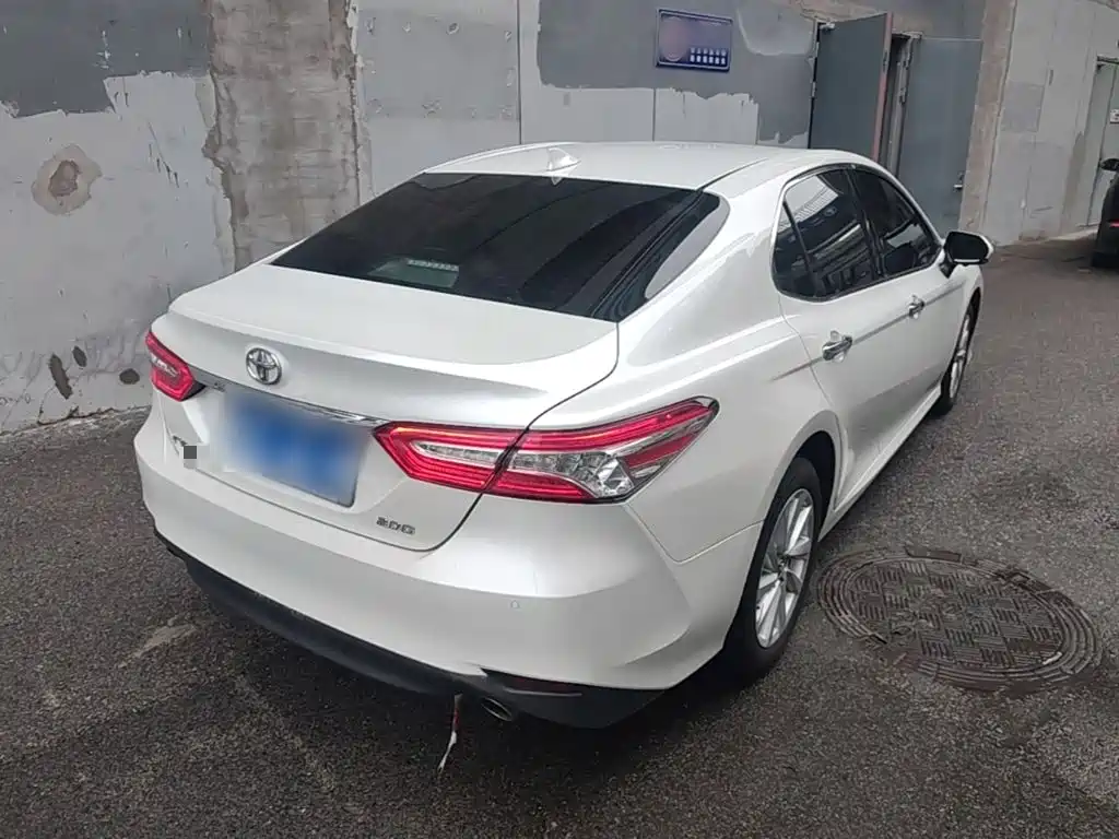 Toyota Camry — миниатюра 7