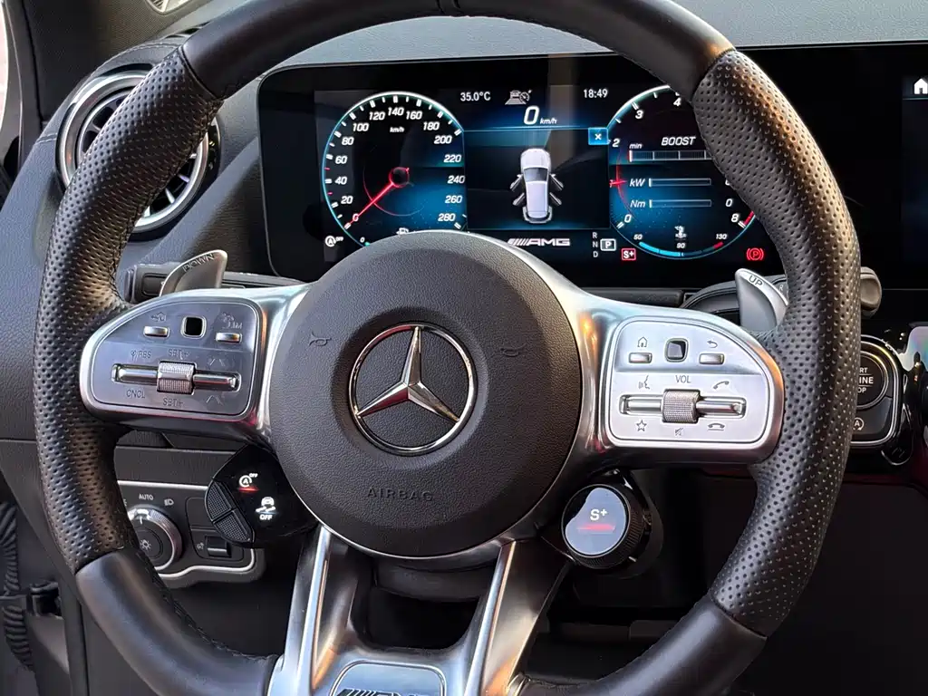Mercedes-Benz GLA AMG — миниатюра 9