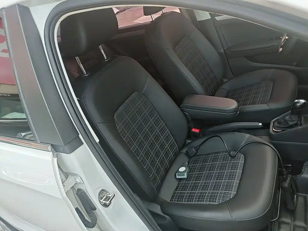 Volkswagen Jetta — миниатюра 25