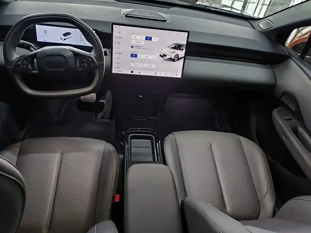 Lynk & Co 20 — миниатюра 7