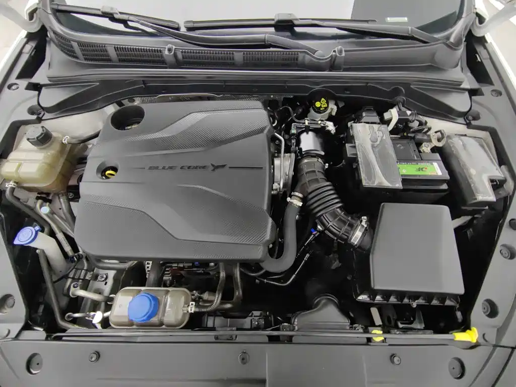 Changan Eado — миниатюра 6