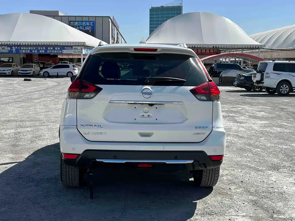 Nissan X-Trail — миниатюра 8