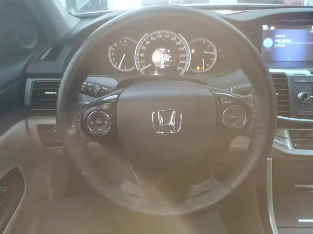 Honda Accord — миниатюра 11